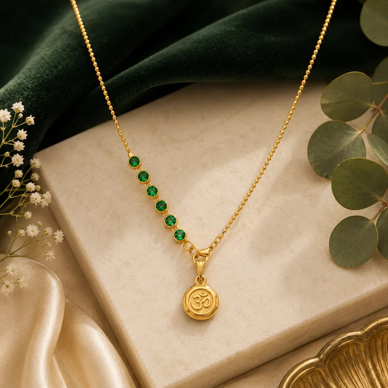 Niyanara Antitarnish Om Emerald Gemstone Chain Necklace
