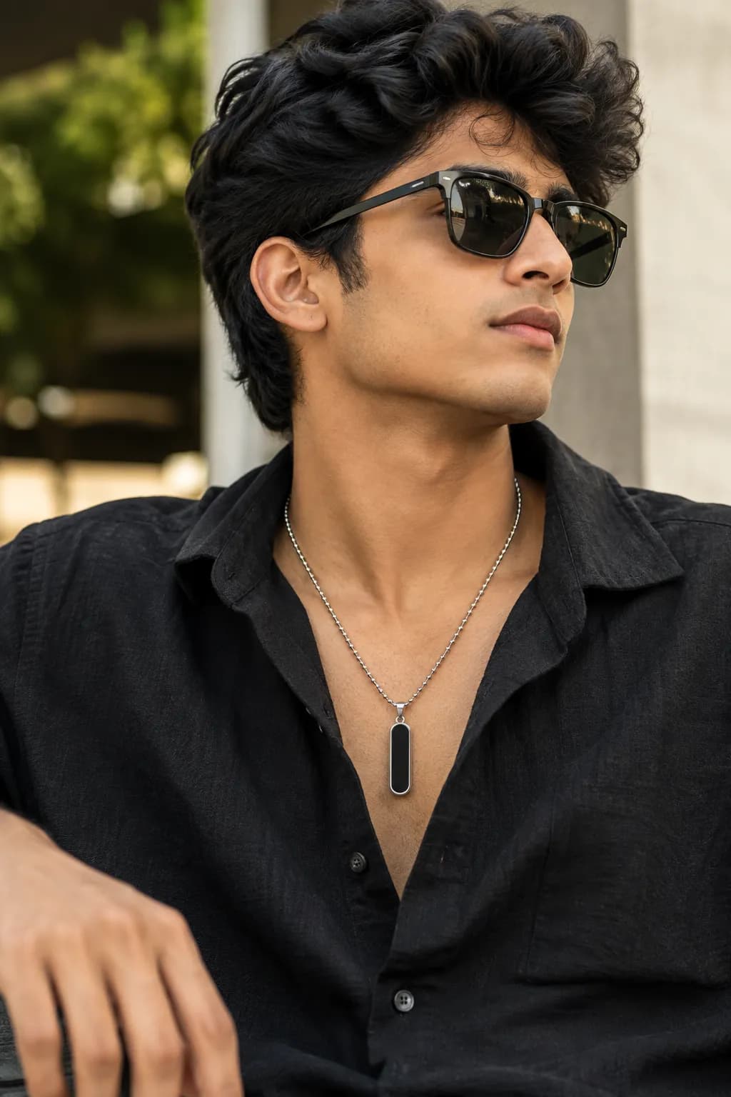 Niyanara Noir Enamel Chain Pendant