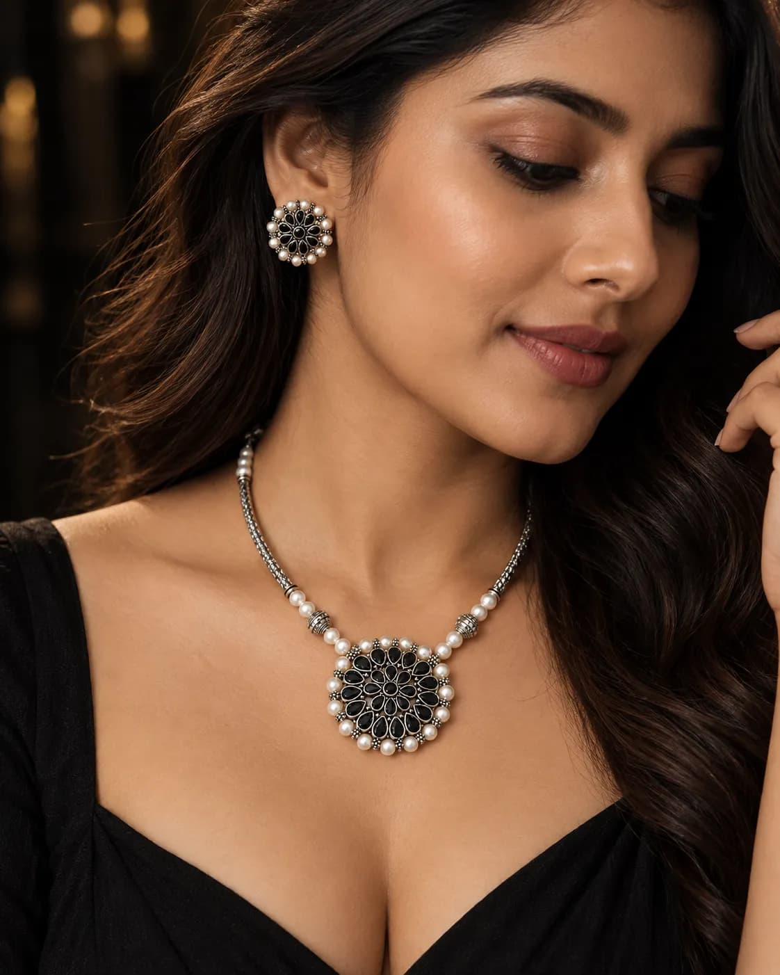 Niyanara Oxidised Hasli Necklace with Earrings for Women